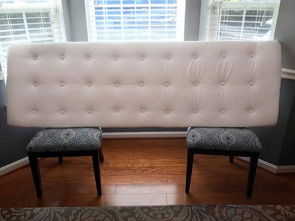 www.JadoreLeDecor.com | A real life example of how one family teamed up to help their student create a dorm room that is totally #snatched (that means cool). #dormlife | Small space living | College Dorms