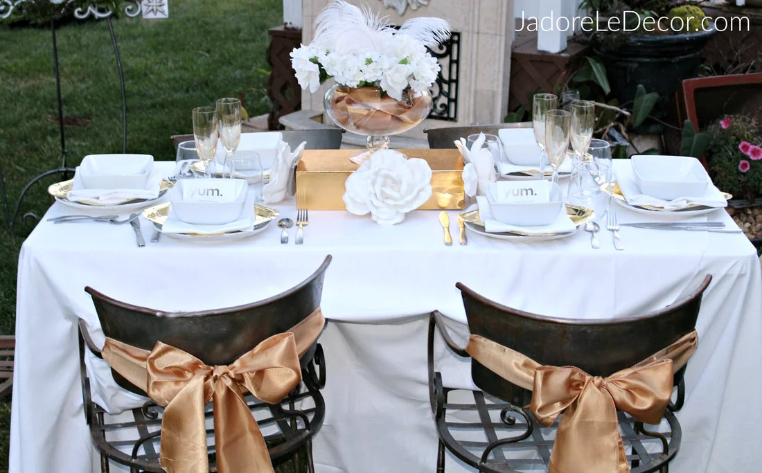 www.JadoreLeDecor.com | Find budget inspiration for your gold and white wedding reception in this staged shoot. | Wedding Color Schemes | Outdoor Wedding | Gold and White Wedding