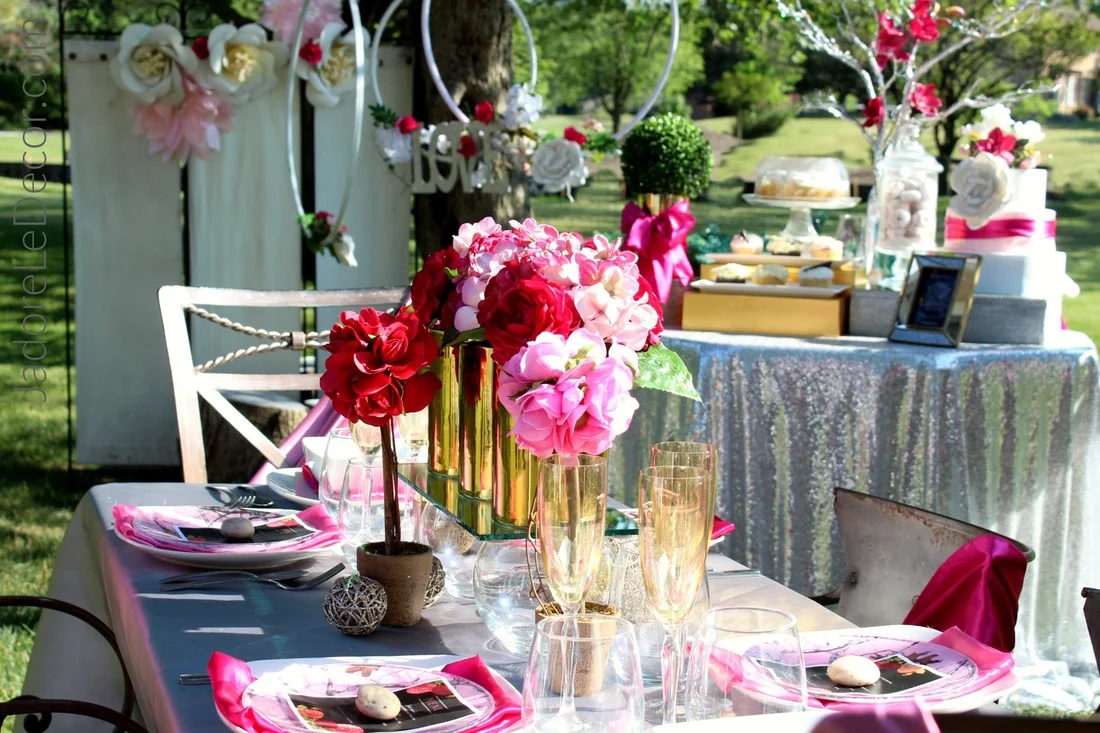 www.JadoreLeDecor.com | This color inspiration is with a confident bride was not afraid to look beyond traditional wedding colors. | Wedding Week | Outdoor Entertainment