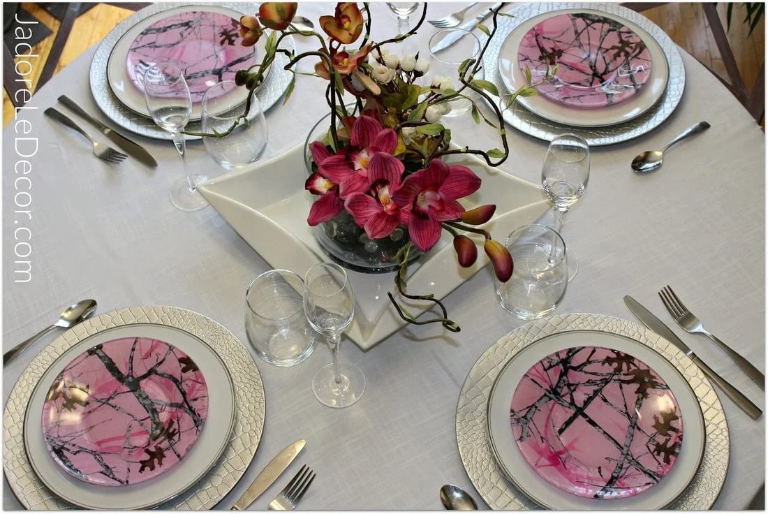 Want to create a memorable experience for your guests? Here are four main points you need to know to host an awesome dinner party.