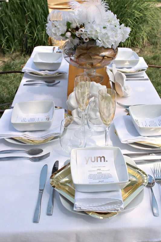 www.JadoreLeDecor.com | Find budget inspiration for your gold and white wedding reception in this staged shoot. | Wedding Color Schemes | Outdoor Wedding | Gold and White Wedding