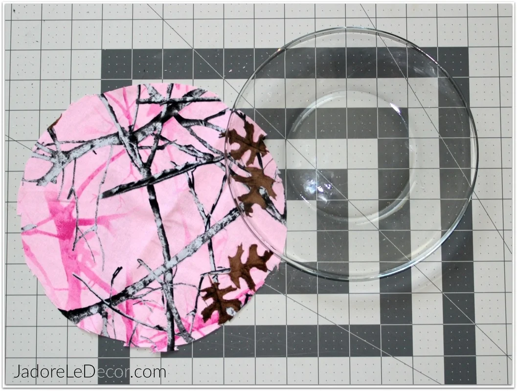 www.JadoreLeDecor.com | See how I upgraded a set of $1 plates for a beautiful table arrangement. | Dollar Tree DIY | DIY Plates