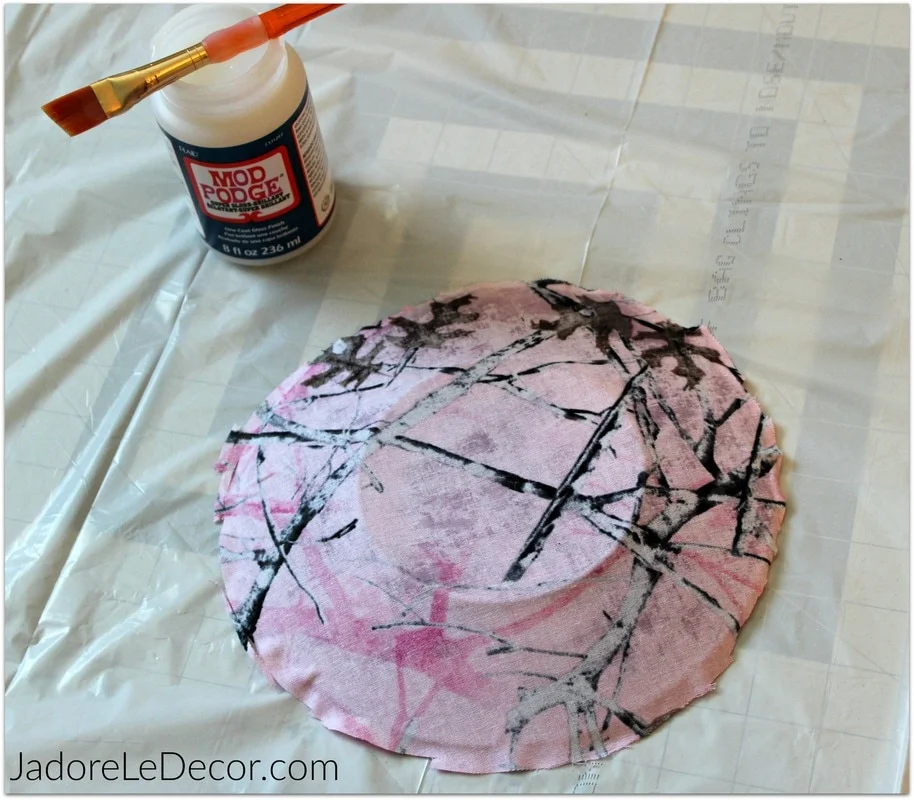 www.JadoreLeDecor.com | See how I upgraded a set of $1 plates for a beautiful table arrangement. | Dollar Tree DIY | DIY Plates
