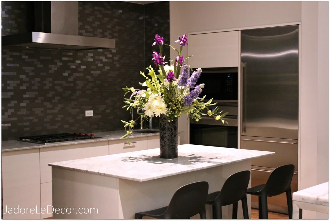 www.JadoreLeDecor.com | This 260 square foot multi-purpose room is the perfect example of a carefully curated room. | Small Space Living