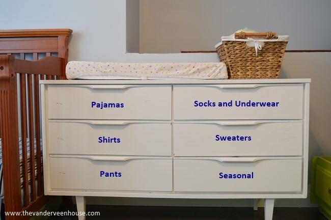 www.JadoreLeDecor.com | Fellow blogger, Jessica Vanderveen of The Vanderveen House , takes over my blog to share practical tips on organizing kids' bedrooms. 
