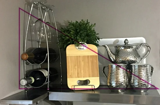 www.JadoreleDecor.com | If open kitchen shelves is something you're considering, check out these tips on how to make it work. | Interior Styling