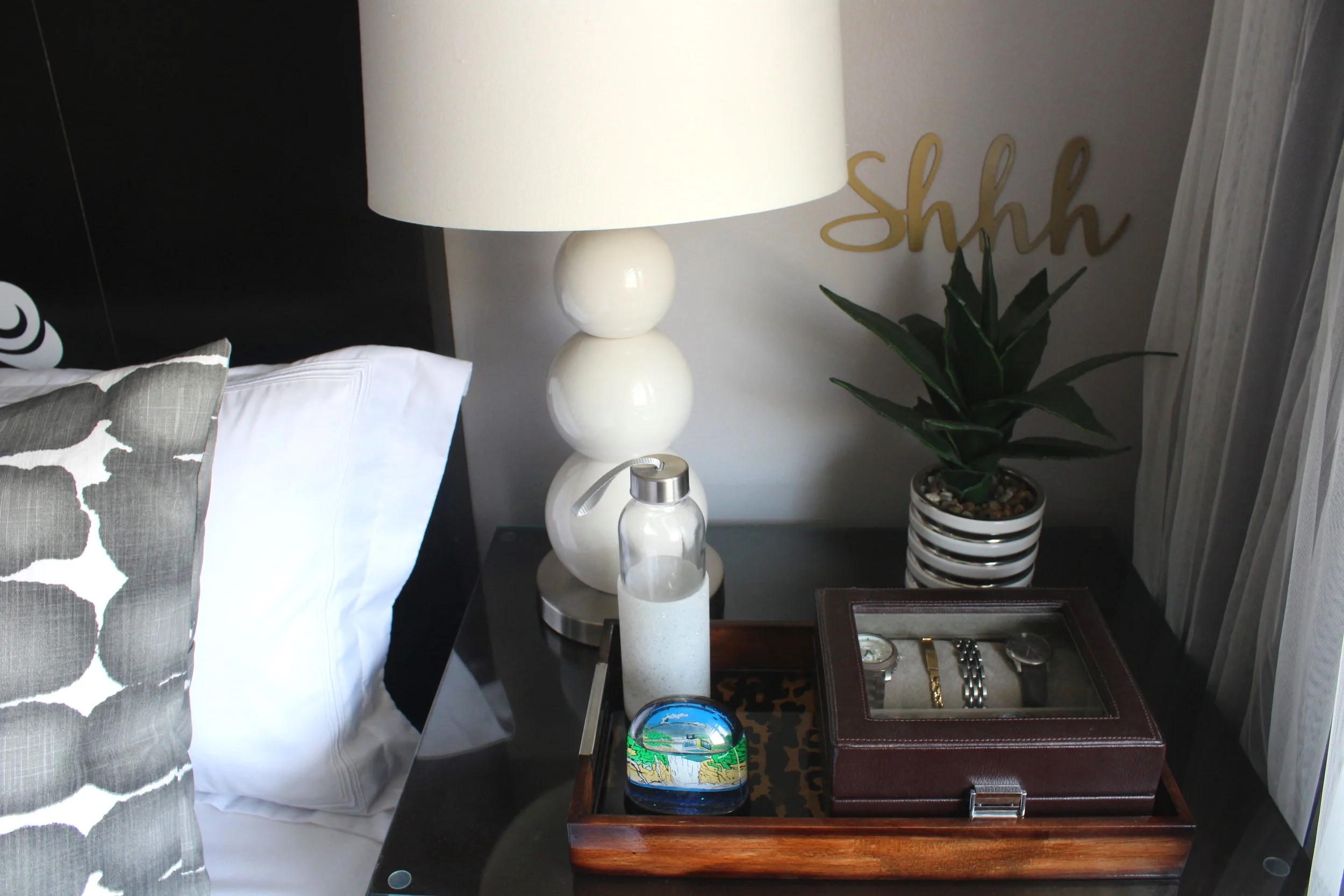 www.jadoreledecor.com | Small Master Bedroom Organization What You Need to Know| Best tips for small master bedroom organization #bohemian #bohodecor #eclectic #globalbohemianchic #bohomodern #bohochic #bohoglam #globalbohemian #globalglambohemian #colorfulboho #smallmasterbedroomorganization #smallbedroom #masterbedroom #organization