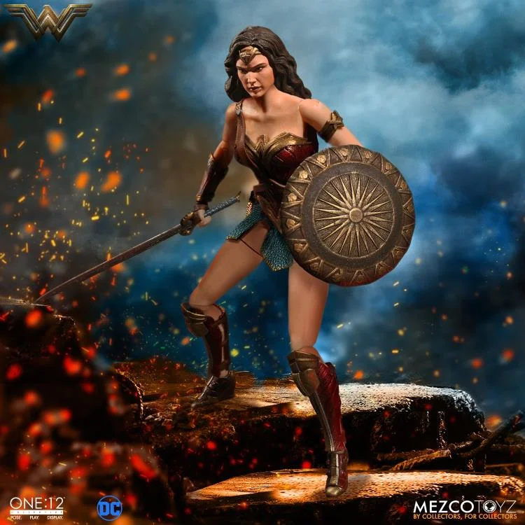 WonderWomans_mezco4.jpg