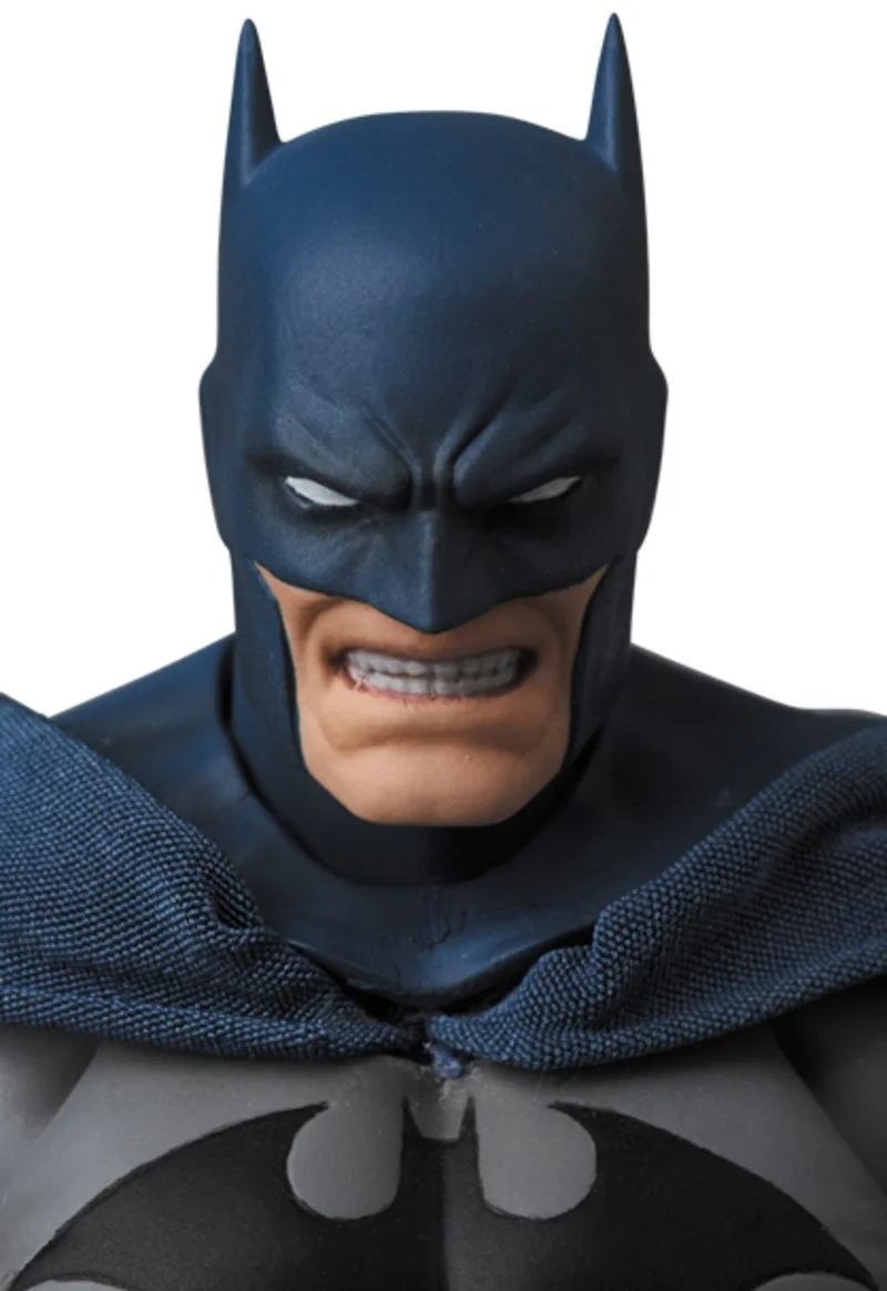 MAFEX BATMAN "HUSH"