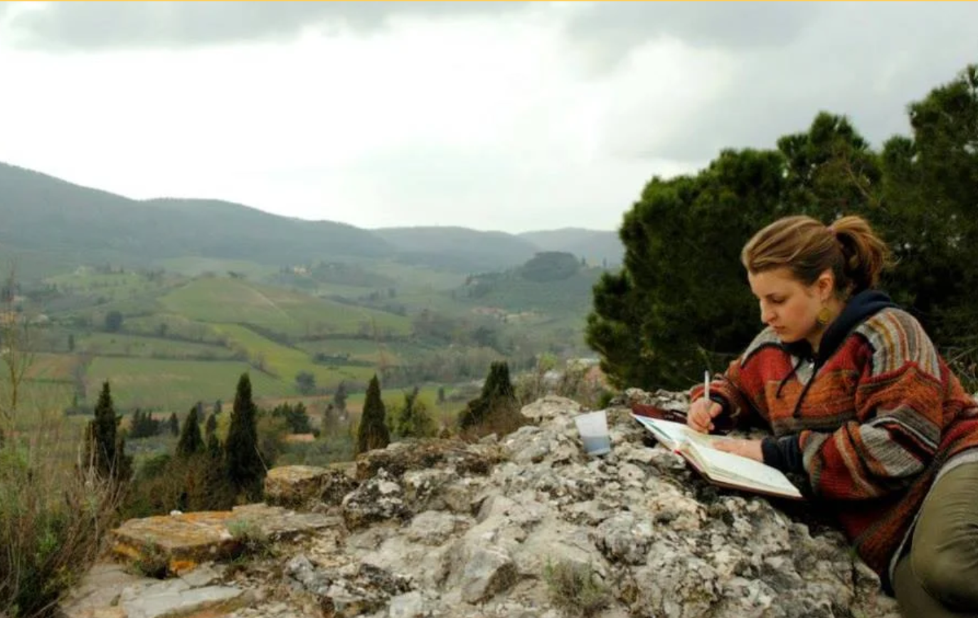 Hannah Brook Smith FA.png