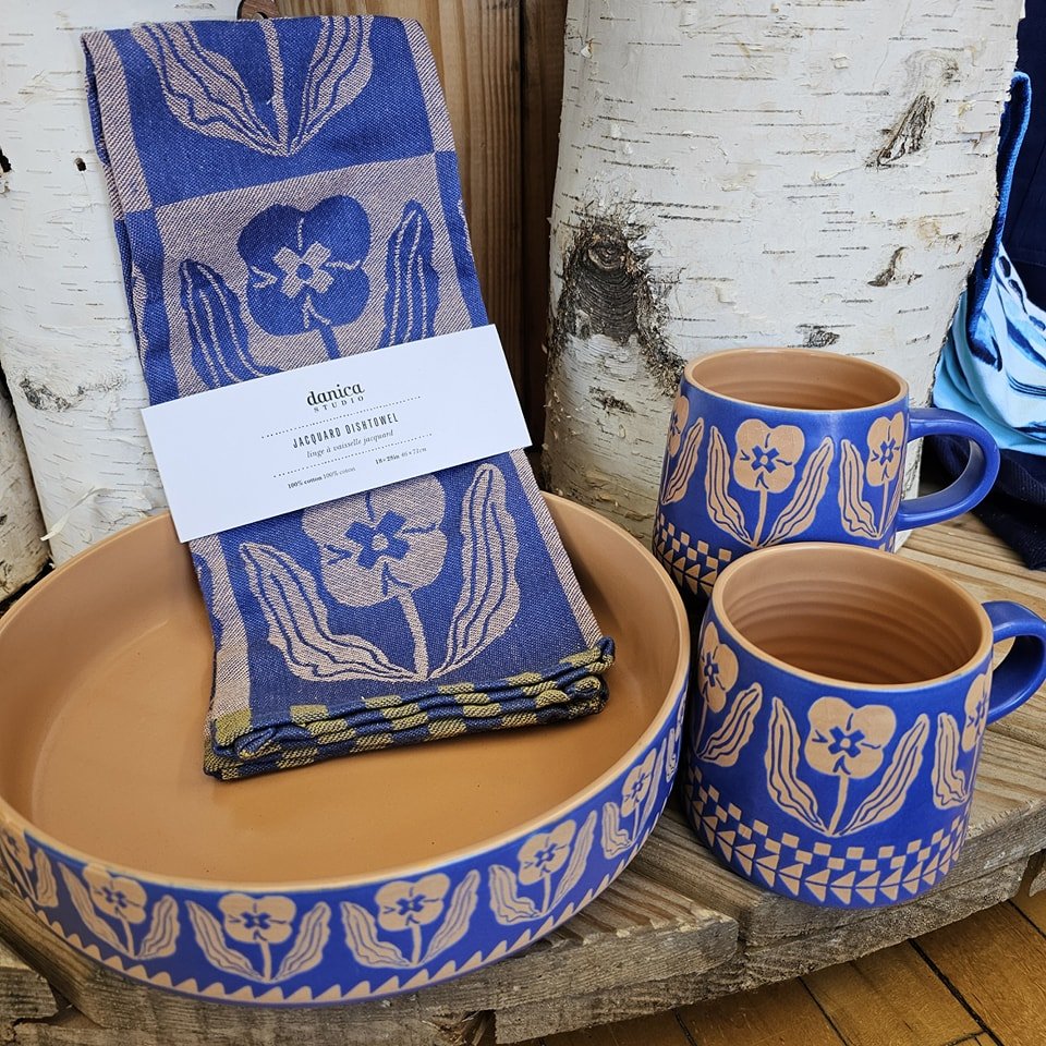 New CUTE blue floral matching mug, towel, &amp; bowl items with a raised ribbed texture give a nice summery pop to your kitchen! 
.
.
.
.
#shopsmall #shoplocal #kitchen #decor #culinary #leader1918 #cambridgemn