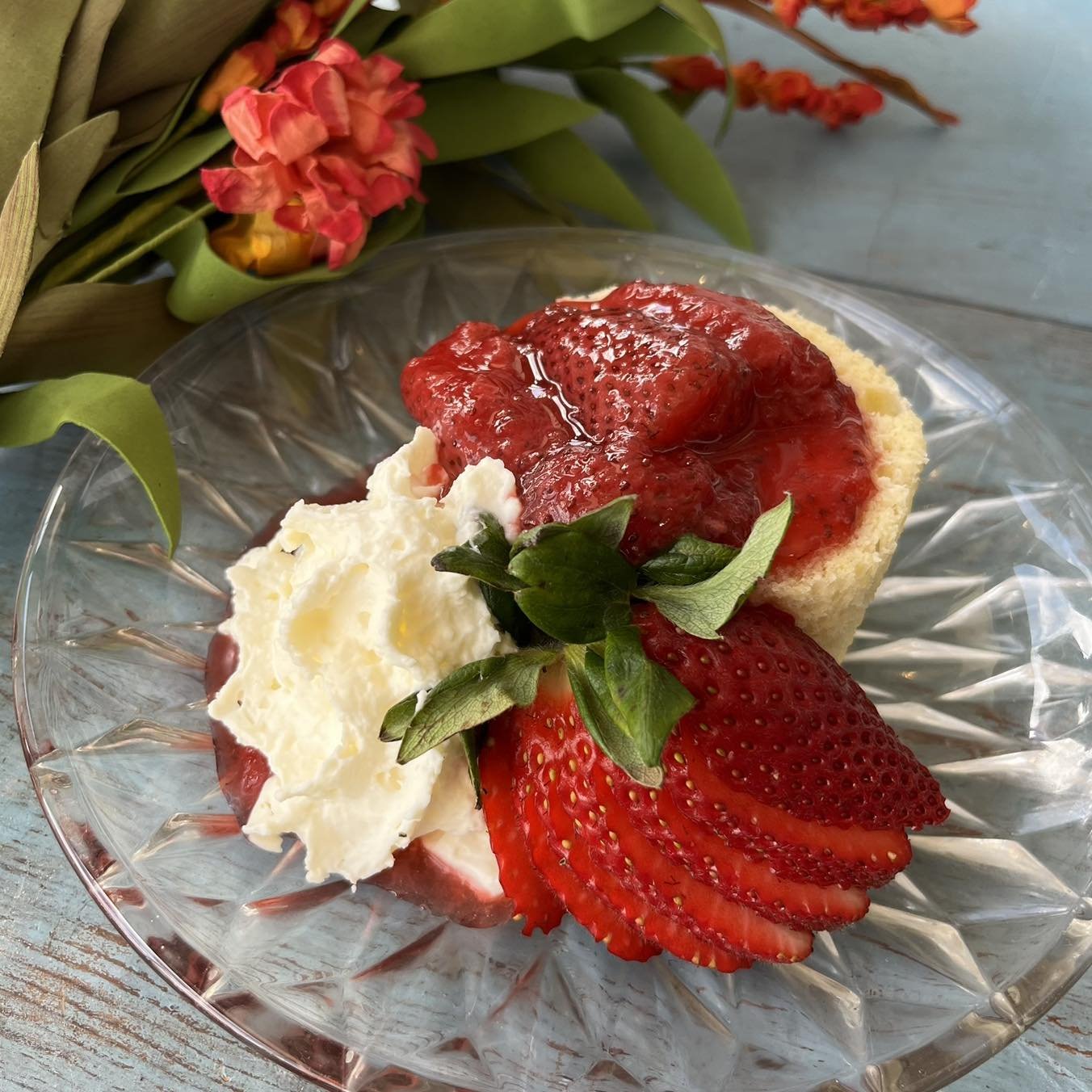 NEW Summer Dessert &gt; &gt; &gt;
Strawberry Shortcake Swiss Roll 🍓 🍰 😋 
Filled with delicious house-made honey whipped cream.
.
.
.
.
#mplsfood #MnEats #leader1918 #mnrestaurants #mnchefs #cambridgemn #mneats #isantimn #dinnerisserved #mplschef #