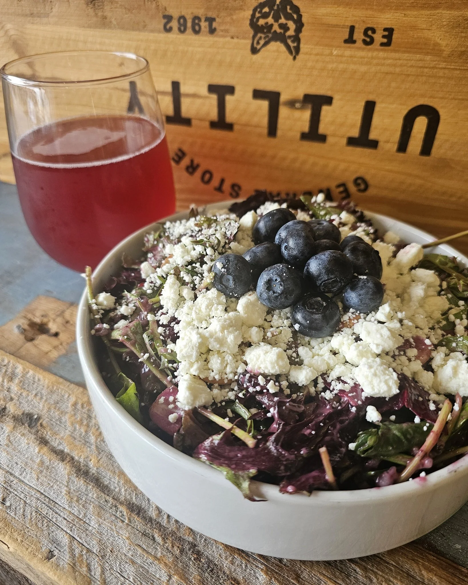 🥗 Our MNsota Salad is a local favorite &mdash; mixed greens, wild rice, cashews, craisins, goat cheese, and blueberries tossed in Nordic vinaigrette. 
Perfectly paired with our Blueberry Ginger Kombucha for a burst of flavor in every bite &amp; sip.