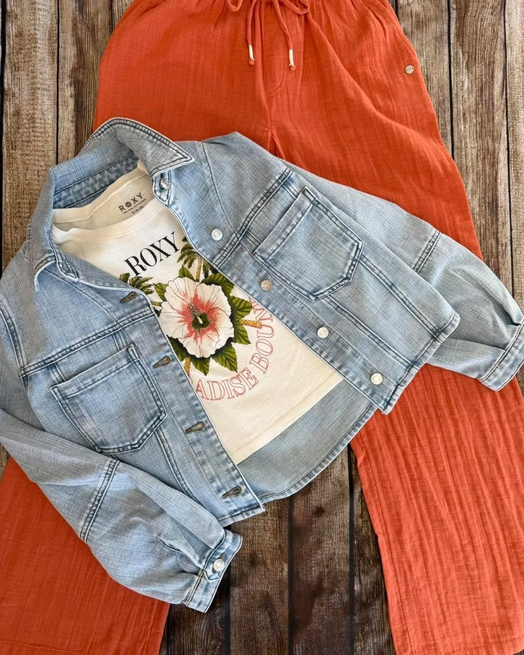 𝓝𝓮𝔀 cute &amp; comfy Spring apparel in Women&rsquo;s! 🙌 
.
.
.
.
#mnsmallbiz #mnshopsmall #leader1918 #mnboutique #boutique #mnlocalbusiness #cambridgemn #mnlocal #mnshop #mnsmallbusiness #mnboutiques #votedminnesotasbest #mainstreet #myleadersty