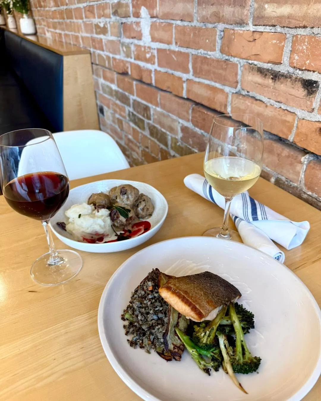 𝓥𝓲𝓼𝓲𝓽 𝓾𝓼 today for an elevated, delicious meal with the perfect wine pairing. 🍷 

Restaurant O P E N till 8pm for dinner 🍽️ 

&bull; Pan seared salmon w/ wild rice 
&bull; Swedish meatballs 
.
.
.
.
#mplsfood #MnEats #leader1918 #mnrestauran