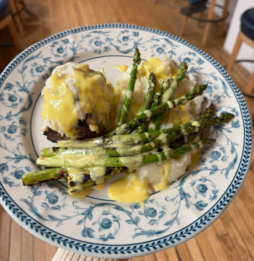 𝓝 𝓔 𝓦 𝓶𝓮𝓷𝓾 𝓲𝓽𝓮𝓶 💫 

⭐️ Steak Oscar ⭐️ 

&bull; Teres Major steak 
&bull; blue crab
&bull; grilled asparagus 
&bull; baby red potatoes 
&bull; hollandaise 
.
.
.
.
#mplsfood #MnEats #leader1918 #mnrestaurants #mnchefs #cambridgemn #mneats 