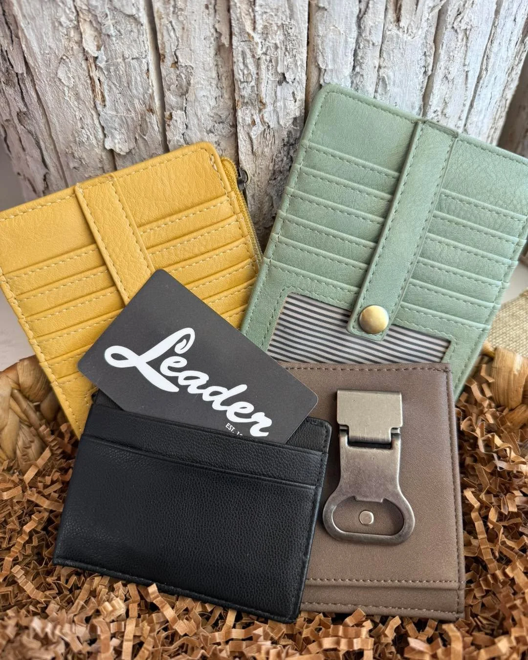 𝓖𝓲𝓯𝓽𝓼 𝓯𝓸𝓻 𝓽𝓱𝓮 𝓖𝓻𝓪𝓭 🧑&zwj;🎓 📚 
.
.
.
.
#mnsmallbiz #mnshopsmall #leader1918 #mnboutique #boutique #mnlocalbusiness #cambridgemn #mnlocal #mnshop #mnsmallbusiness #mnboutiques #votedminnesotasbest #mainstreet #myleaderstyle #mainstree