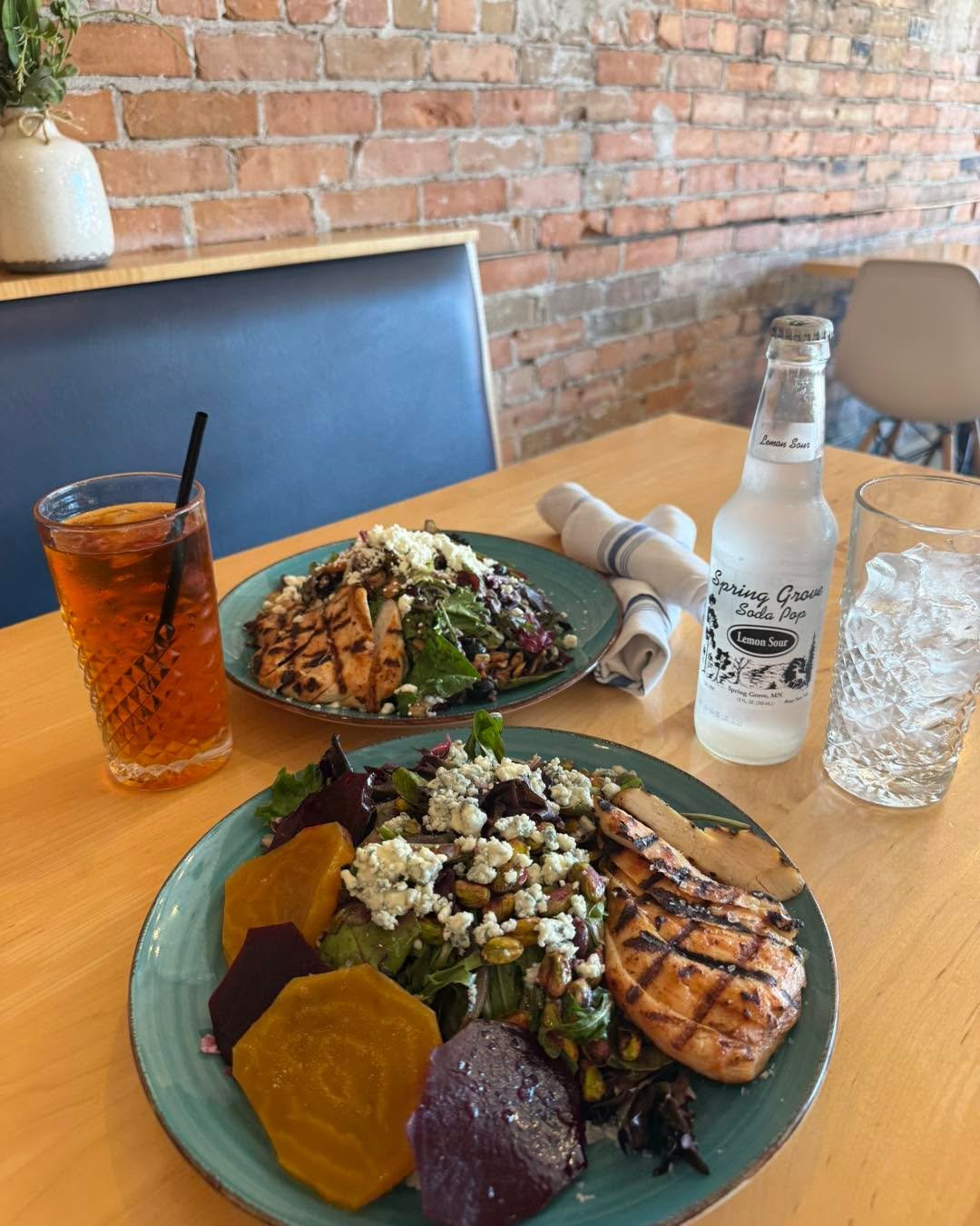 Let us serve you a delicious lunch today 🥗 

𝓗 𝓞 𝓤 𝓡 𝓢
Restaurant 7am - 2pm
Retail 10am - 2pm
.
.
.
.
#mplsfood #MnEats #leader1918 #mnrestaurants #mnchefs #cambridgemn #mneats #isantimn #dinnerisserved #mplschef #mplsfoodie #getinmybelly #grea