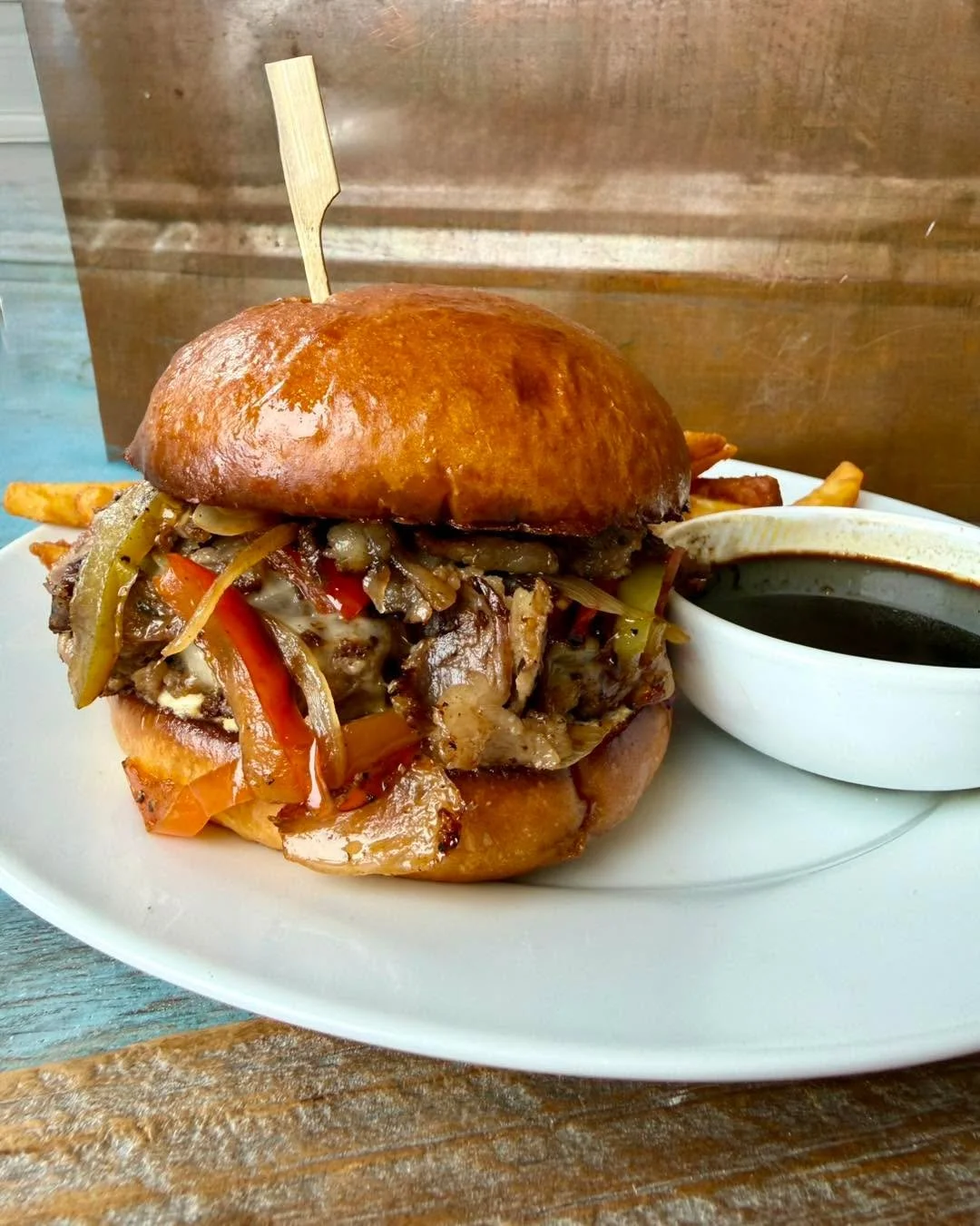 𝓝 𝓔 𝓦 𝓑𝓾𝓻𝓰𝓮𝓻 𝓸𝓯 𝓽𝓱𝓮 𝓜𝓸𝓷𝓽𝓱 : 
 ⭐️ ⭐️ &lsquo;𝓟𝓻𝓲𝓶𝓮 𝓣𝓲𝓶𝓮&rsquo; ⭐️ ⭐️ 

&bull; House grind burger
&bull; Au Jus Aioli
&bull; Swiss cheese
&bull; Roasted onions and peppers
&bull; Shaved prime rib
&bull; Horseradish cream
On a