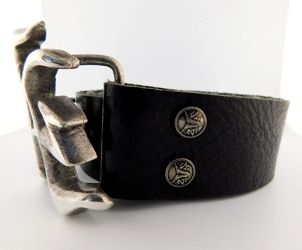 la-buckle-1.jpg