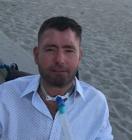Jonathan Hobbs C2-3 A Quadriplegic, Vent -I am a vent dependent quadriplegic who has been living with spinal cord injury since 1998 as a result of a diving accident at the age of 25. - In 2014 I graduated from Fitchburg State University with a bachelors degree in history. Currently I'm in assistant director of an afterschool program for kids in grades one through twelve. -I enjoyed trips to the beach, trying new foods, listening to live music, Reading books and I am passionate about history. In my spare time I conduct historical research for a variety of th -I have been involved with the peer visitor program for 20+ years.