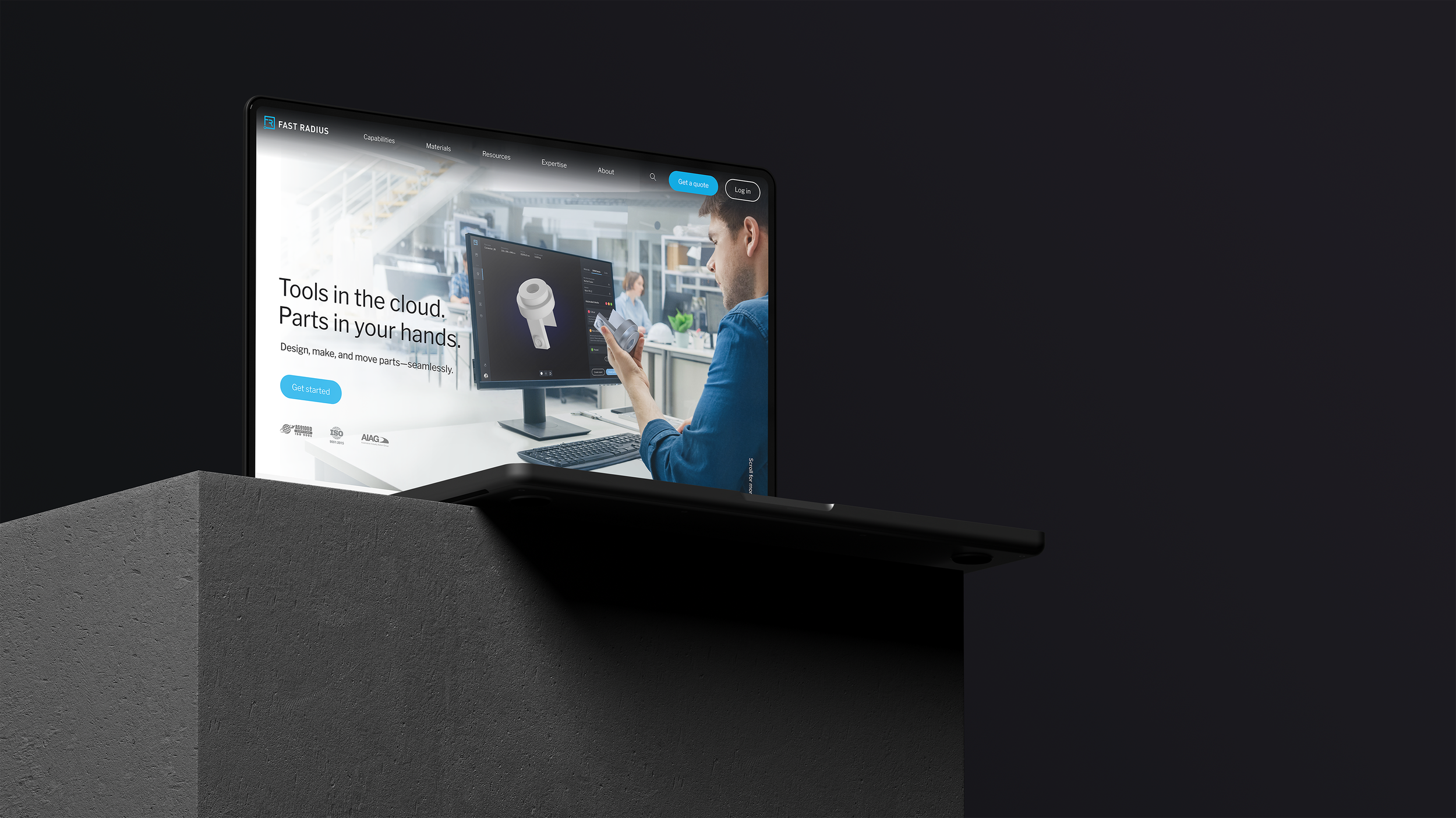 221011_Macbook-Pro-03-Standard-Mockup_FR_01.png