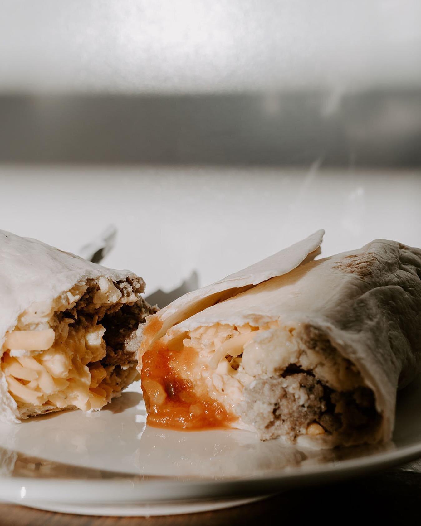 Delicious breakfast burritos are available in the shop! These are a quick and easy breakfast to grab during your busy week or to relax and enjoy on the weekends! Burritos are available in 3 varieties: 
⠀⠀⠀⠀⠀⠀⠀⠀⠀
Sausage, Egg + Cheese
Bacon, Egg + Che