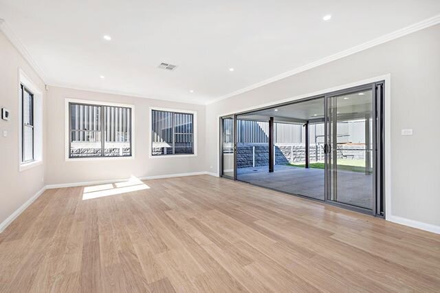 FRESH FLOORS👌🏽👌🏽 Floating floor boards used to create these light and extra spacious feeling rooms 🏡 Contact us for a FREE Quote today!