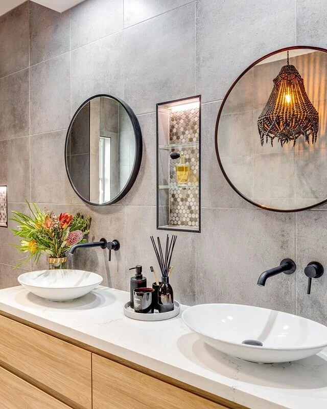 This bathroom was over 20 years old before it underwent a complete makeover! LOVE THE RESULTS!🤩 Looking to freshening up your old bathroom? 🧼🧼Contact us for a FREE Quote today #adrconstructionco #bathroomrenovation #bathroomdesign #builders #renovation