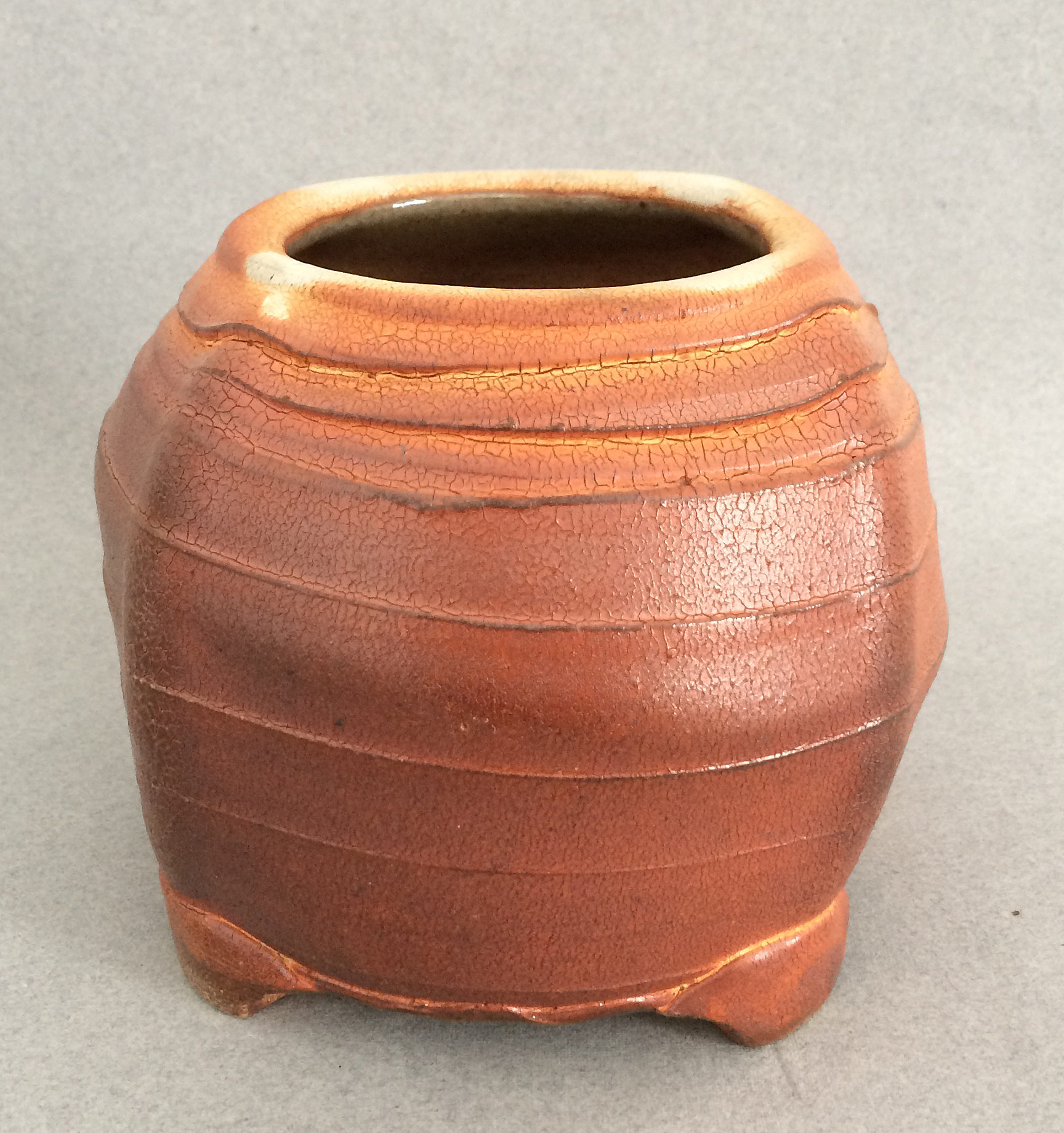 js 21B32 jar.jpg