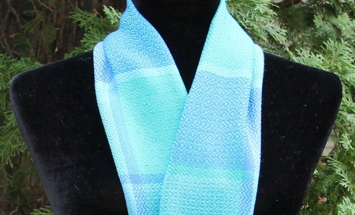 Vivian Wasiuta   "Encircled in Blues"   detail view