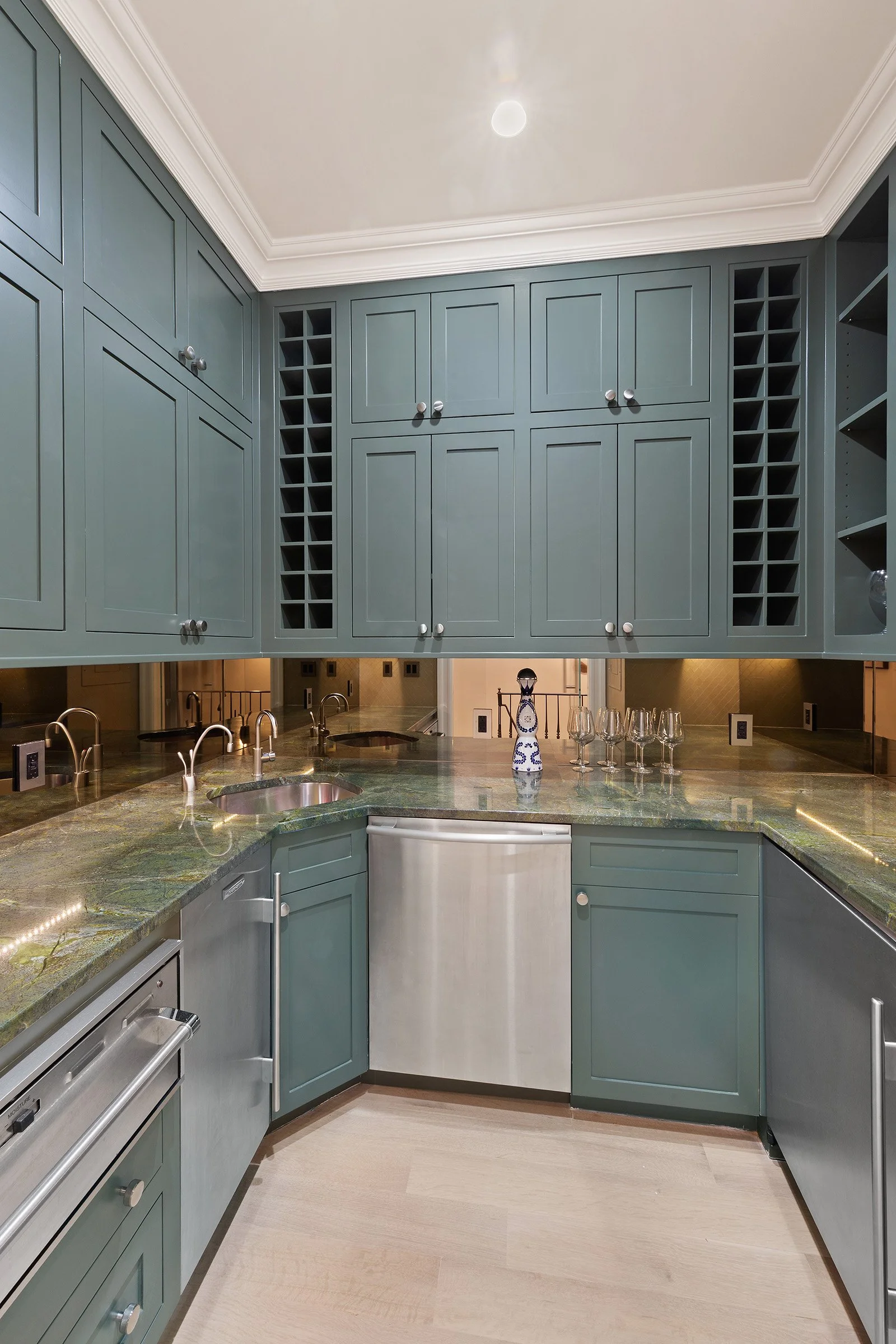 9111     BAR -Web.jpg