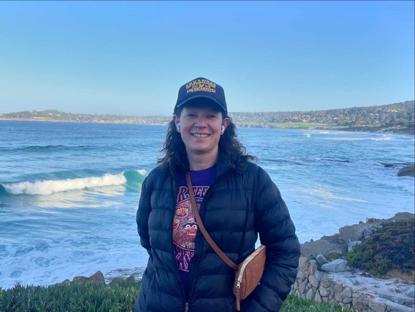 Carmel by the sea 
A morning trek to the beach 
Waves don&rsquo;t disappoint 

#trailblazing #womenofcountry #tour #california #surf