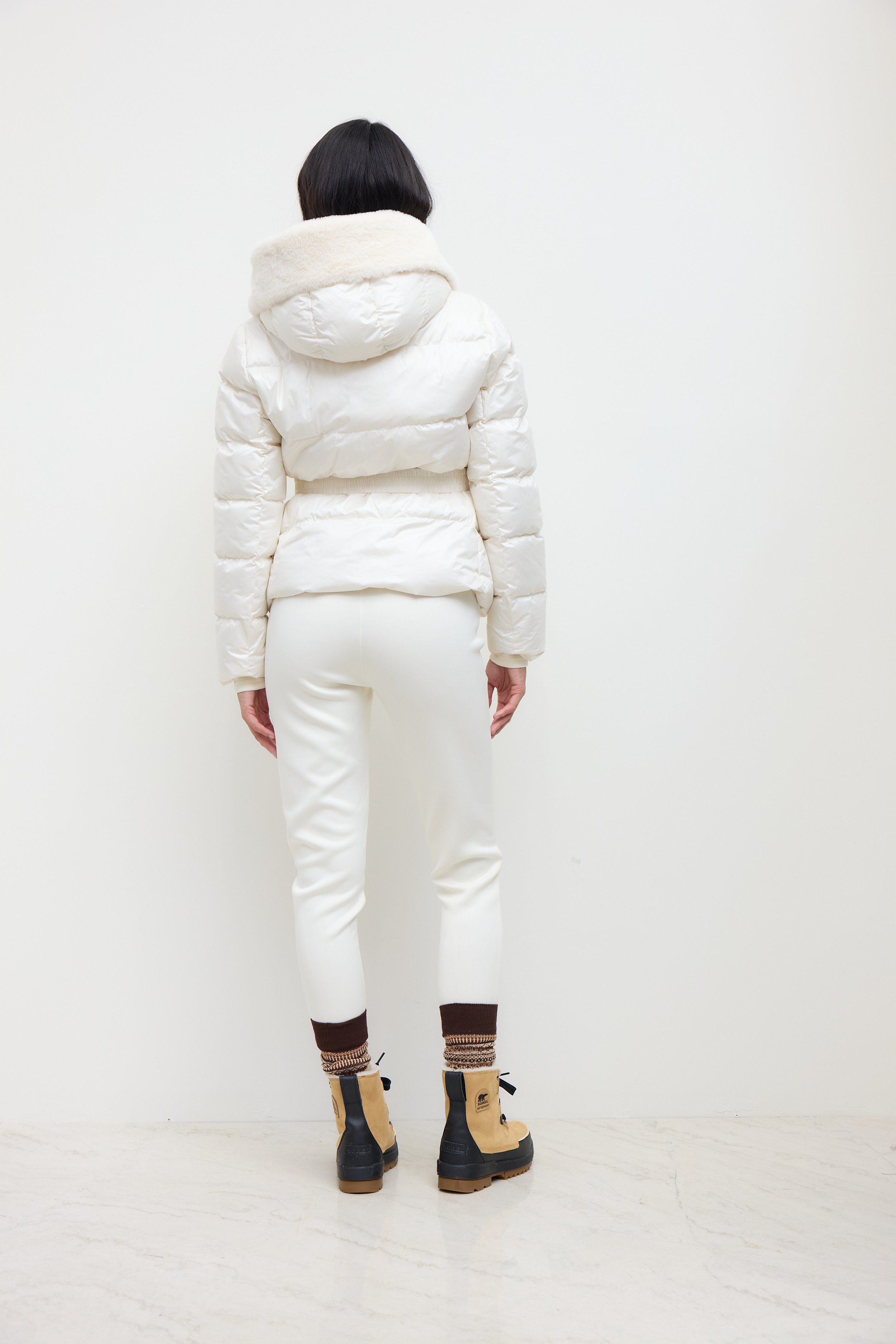 CD20241004560977OU-White_14833.JPG