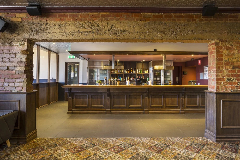 pier-hotel-frankston-back-bar-2.jpg