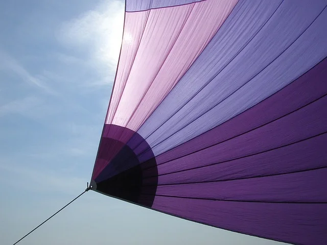 sailing-387608_640.jpg
