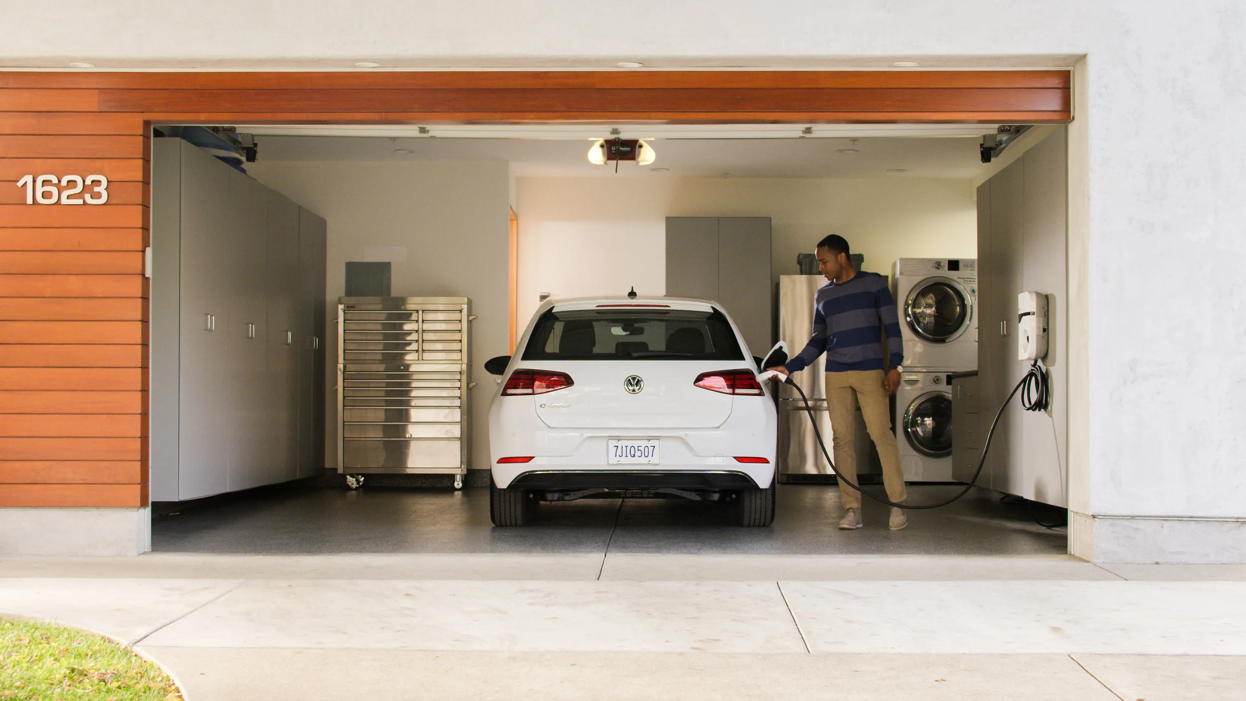 electric-vehicle-charging-e-golf.jpg