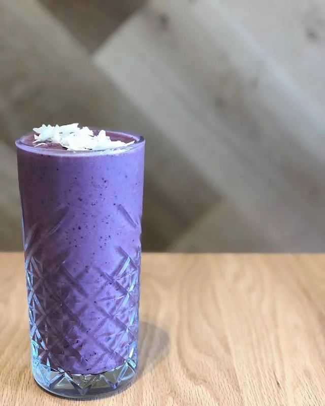 A&ccedil;ai berry spring smoothie; at your service 🍇