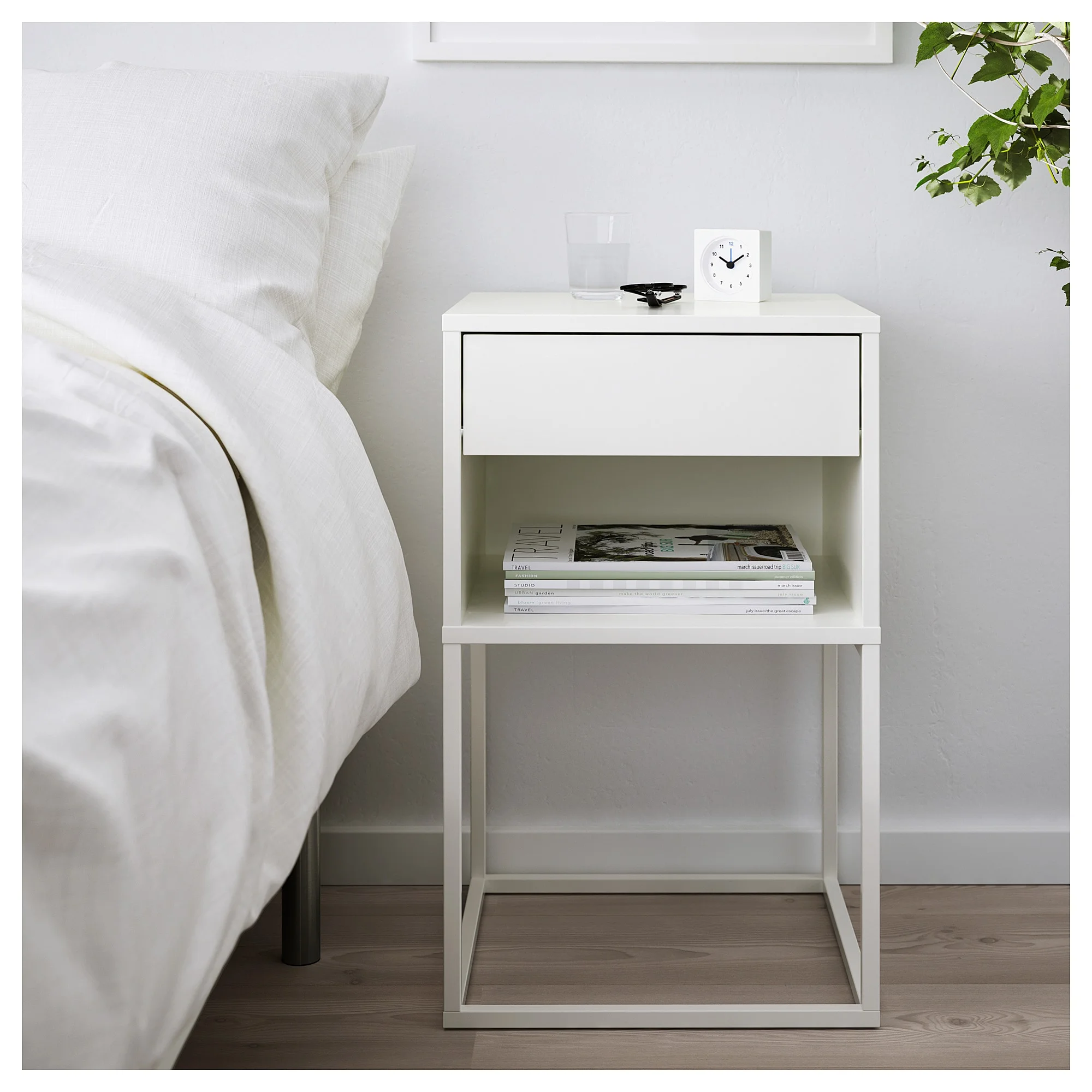 vikhammer-bedside-table-white__0569520_pe665931_s5.jpg