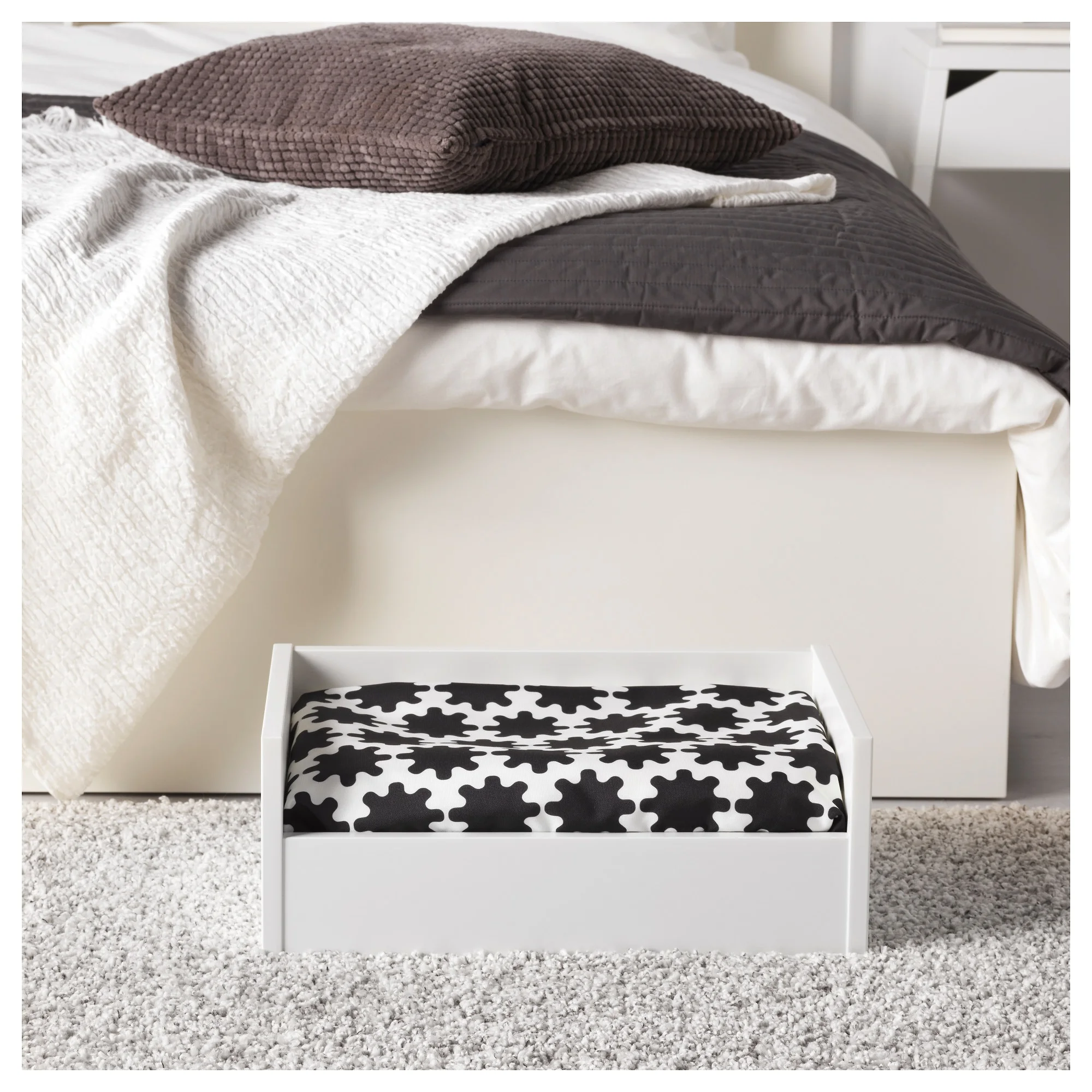 lurvig-pet-bed-with-cushion-white__0523727_PE643934_S5.JPG
