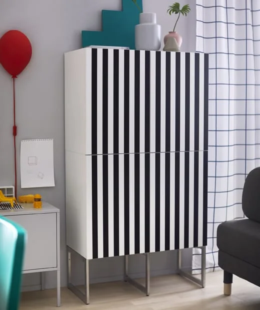 ikea-metod-cupboard-with-black-and-white-striped-ytterbyn-doors__201931_idip20a_08_PH158990.jpg