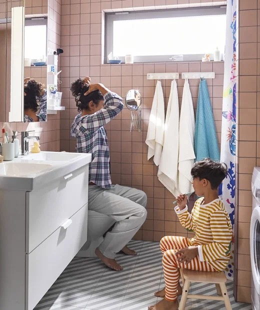 plan-a-small-family-bathroom-with-plenty-of-ikea-storage__201931_idip20a_10_PH158980.jpg