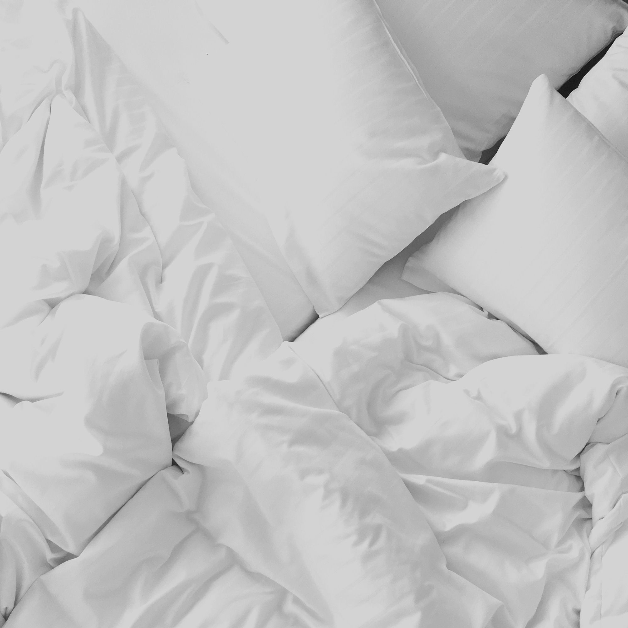 white-bed_2000px_darker.jpg