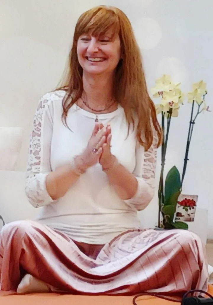 𝗔𝗰𝗰𝗲𝗽𝘁 𝘄𝗵𝗮𝘁 𝗶𝘀 𝗮𝘀 𝗶𝗳 𝘆𝗼𝘂 𝗰𝗵𝗼𝘀𝗲 𝗶𝘁!

This is one of the best pieces of advice I ever come across. And me, being enthusiastic about inner transformation, I started putting it into practice.

When I really succeed in living