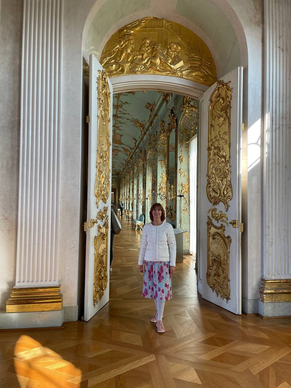 Trust that new doors will open for you, when you let go of the old which is not longer aligned with your soul!

Even if it can feel a scary to dive into the Unknown, trust the Source will provide exactly what you need. 

When we succeed in having