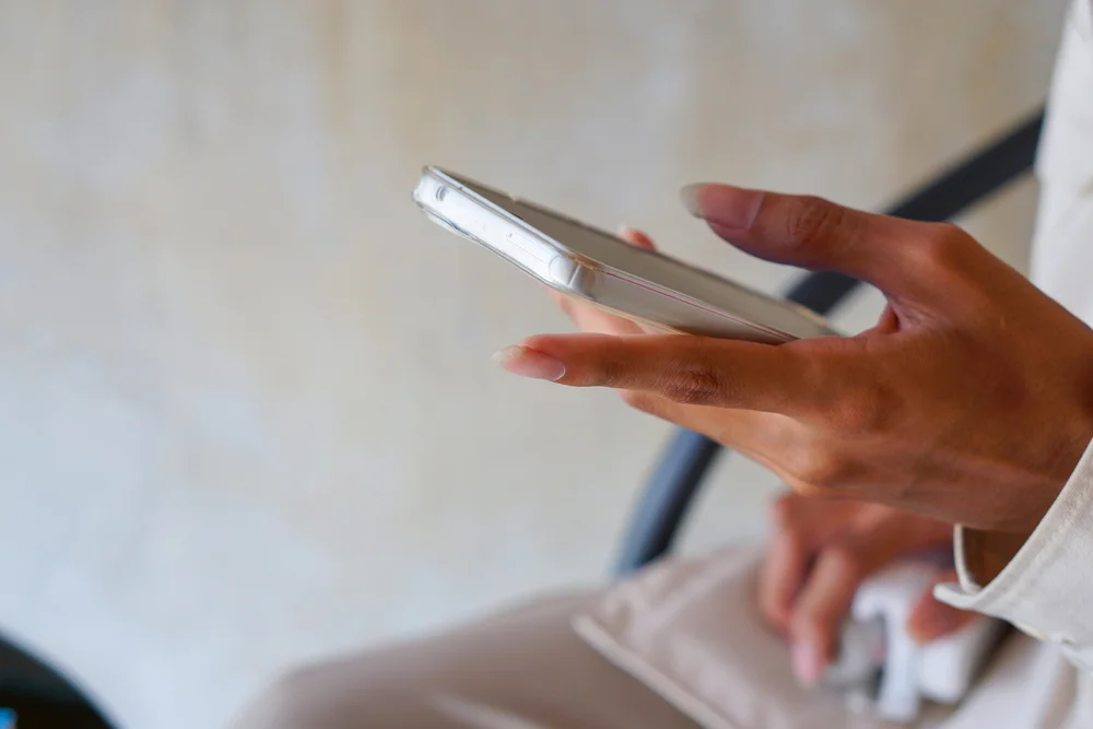 Social Media Detox: Your Guide to a Less Stressed You on your IVF Journey