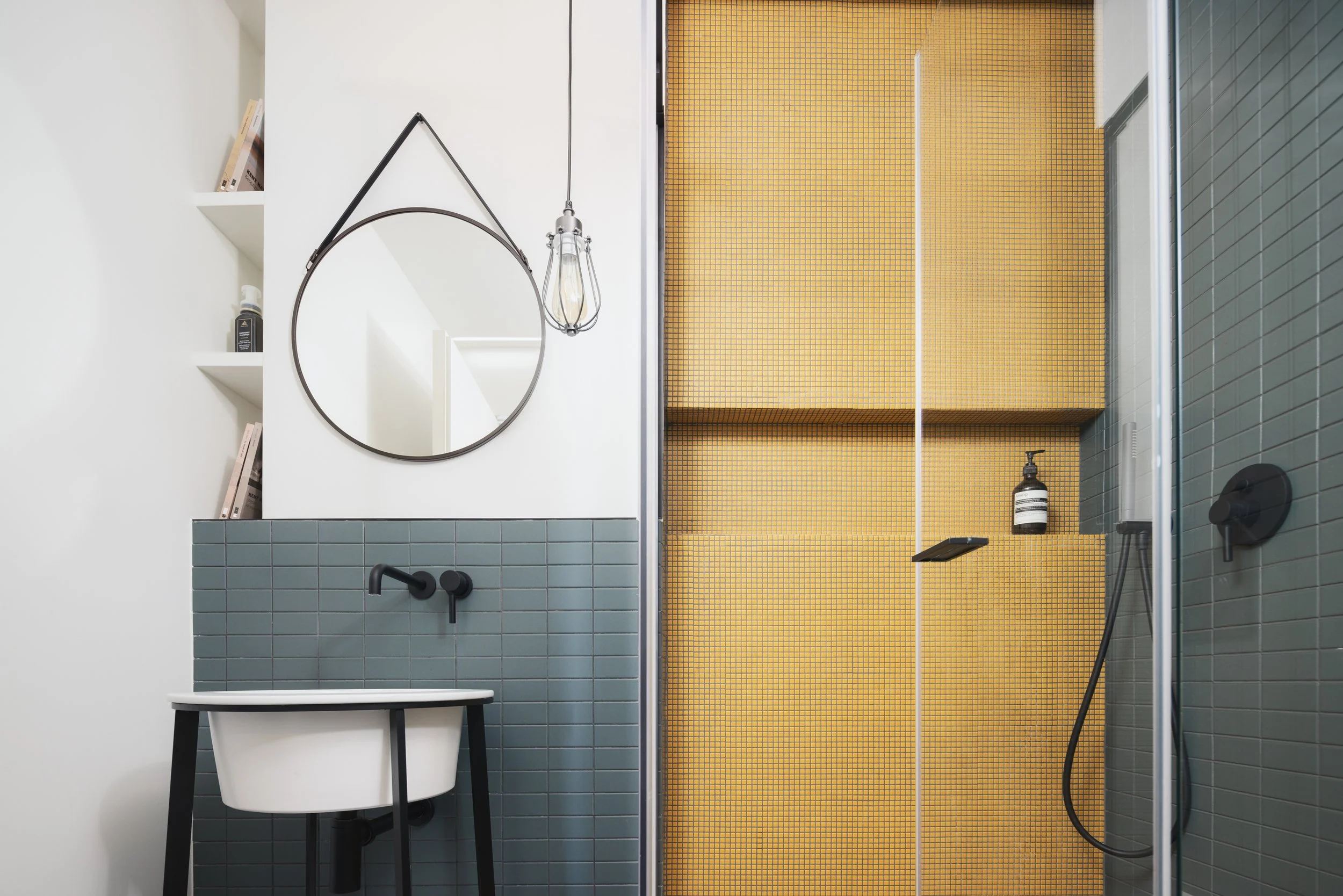 CASA-FEMN_STUDIO-CARTA_WEB1_Davide-Galli-Fotografo_01.jpg