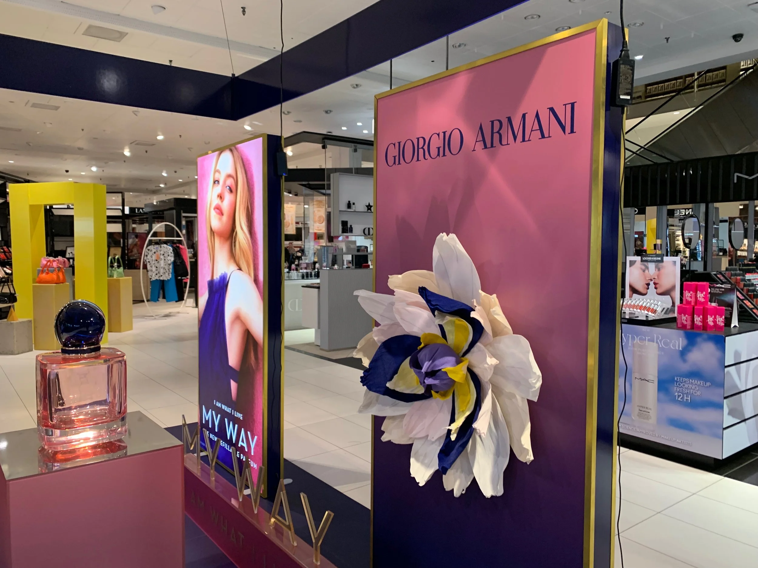 Blomsterdesign for Giorgio Armani 