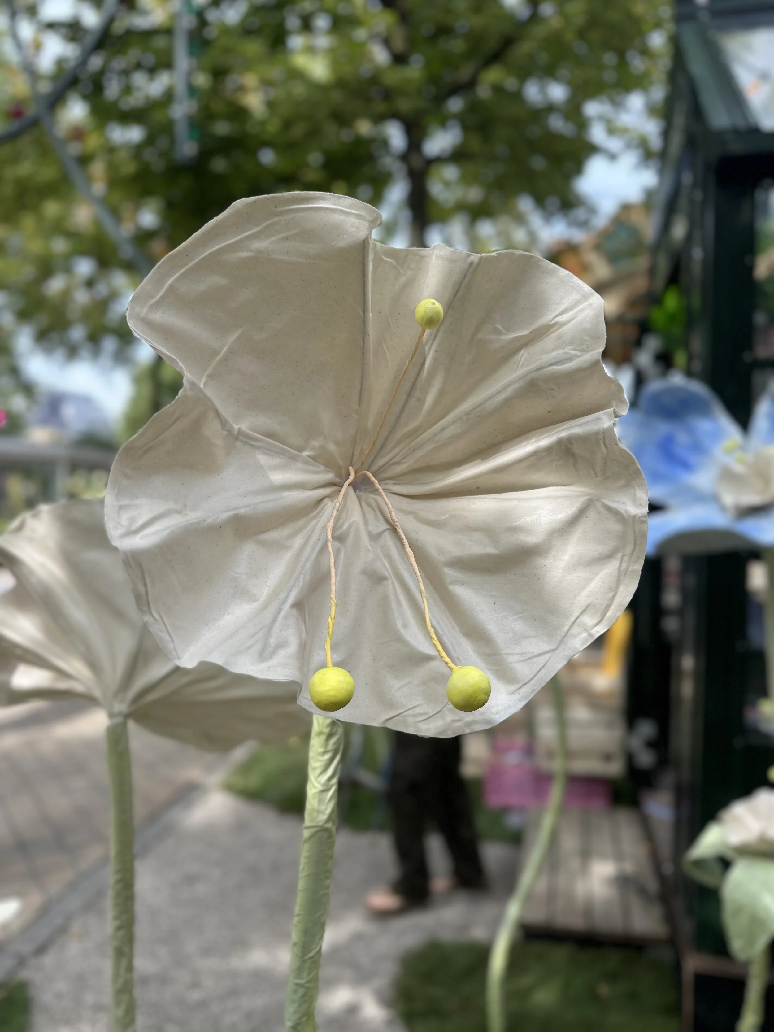 almeja_space_tivoli-udstilling_stofblomst_fabric_flower
