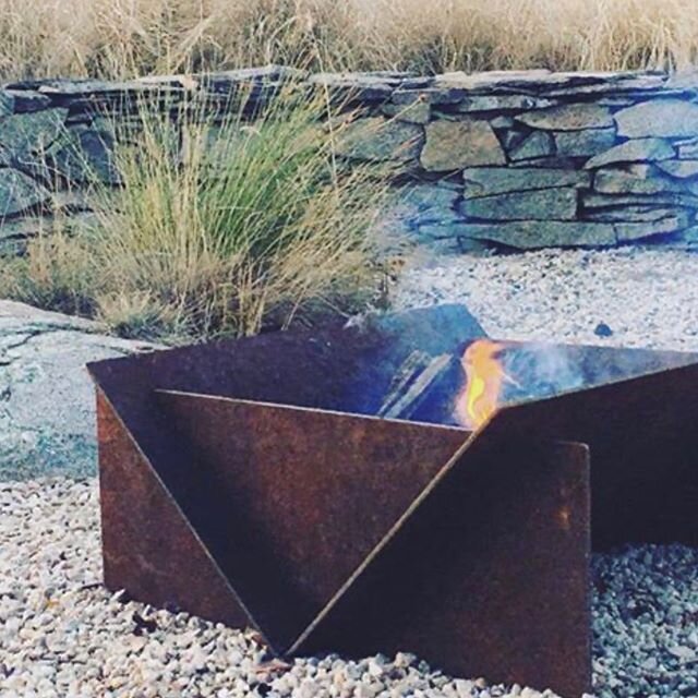 The flat pack fire pit, perfect for events through winter.  It&rsquo;s four panels that slot together, add the grill to cook a bbq #bbq #firepit #flatpack #eventing #dressage #showjumping #winter #strideequine